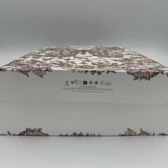 💞Authentic💞Dior holiday shopping bag with ribbon. BRAND NEW - Picture 10 of 10